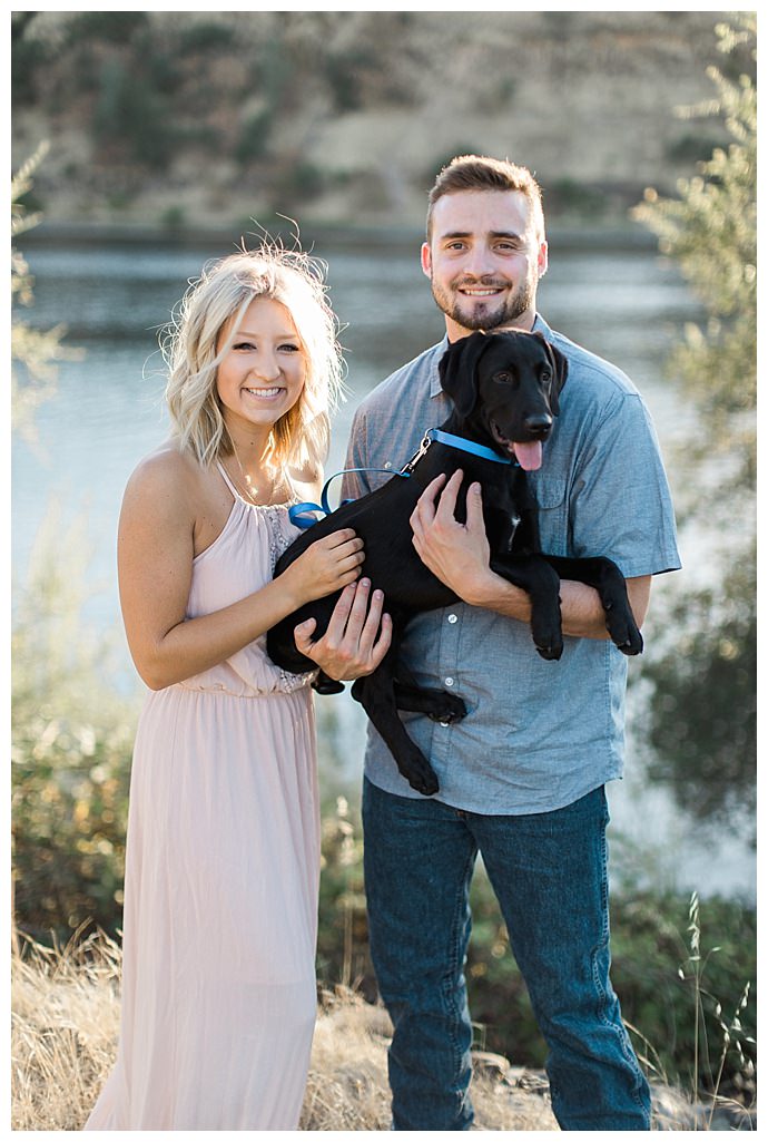 puppy-in-engagement-photos-madison-lauren-photography