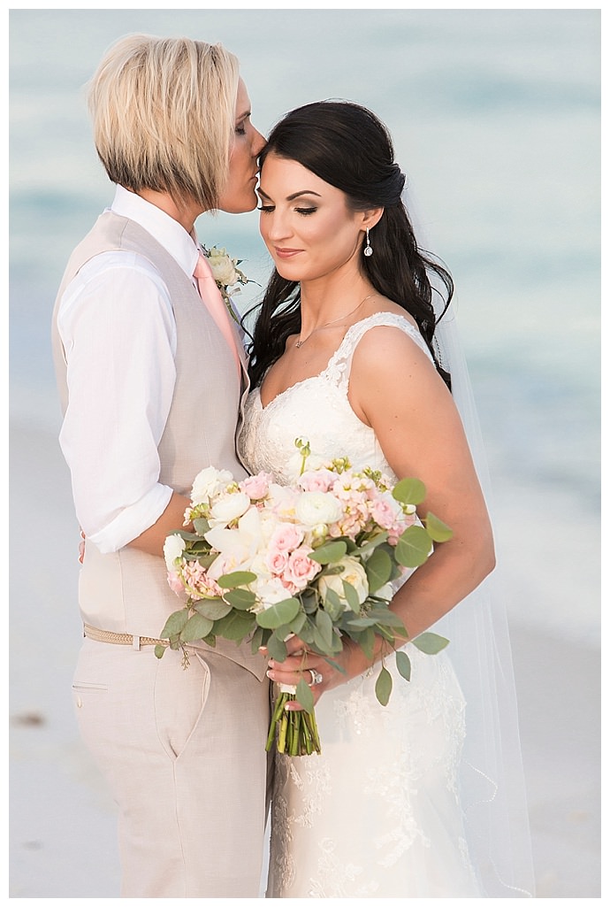 aislinn-kate-photography-intimate-beach-wedding-