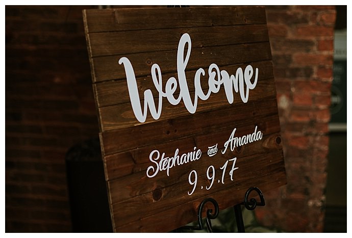 cheyenne-kidd-photography-rustic-wedding-welcome-sign