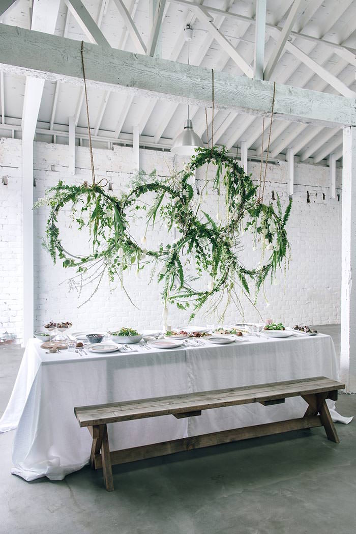 hanging-wreath-wedding-decor