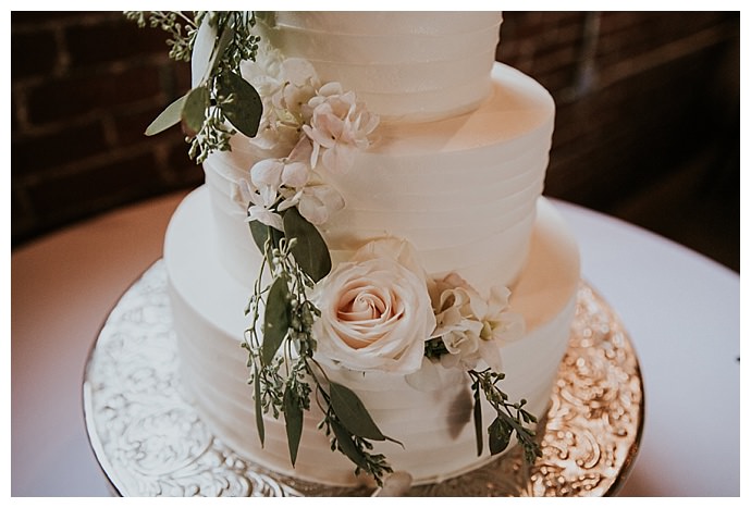 ripple-wedding-cake-cheyenne-kidd-photography