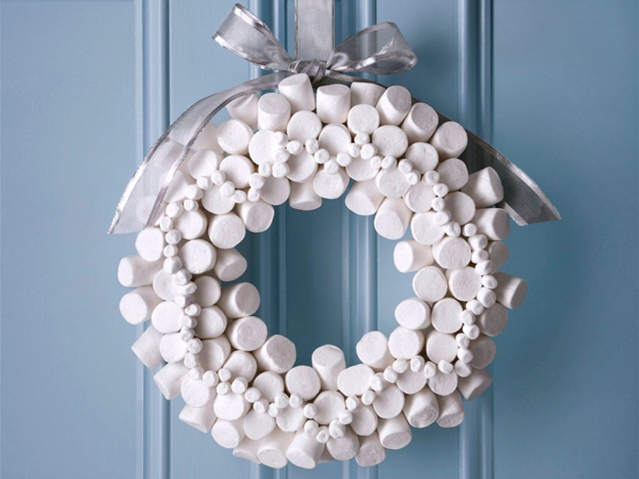 white-marshmallow-holiday-wreath