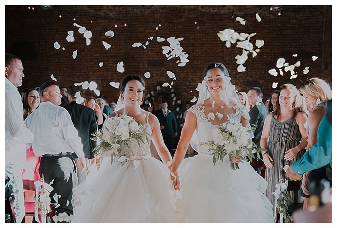 white-rose-petal-ceremony-toss-cheyenne-kidd-photography