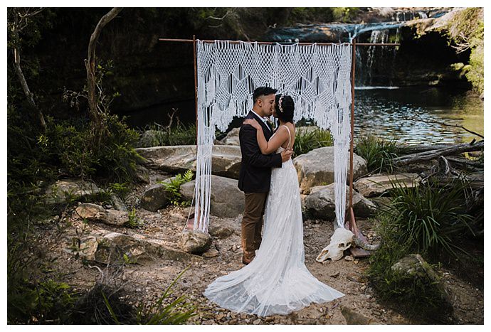 boho-ceremony-backdrop-translucent-photography