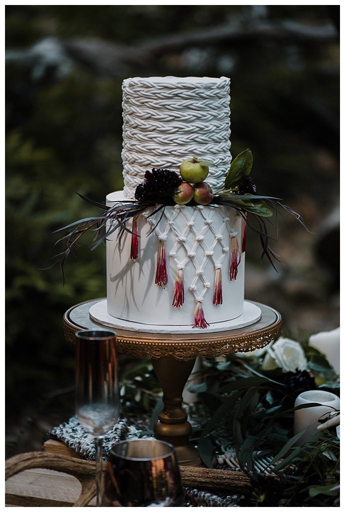 translucent-photography-boho-wedding-cake