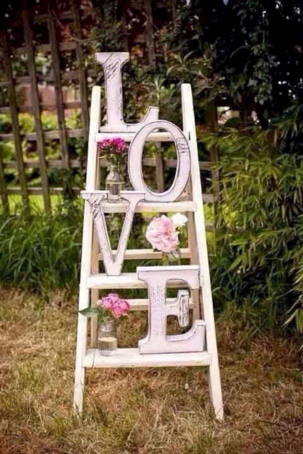 valentines-day-ladder-wedding-decor