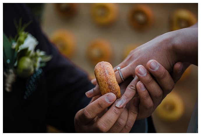 wedding-donuts-translucent-photography