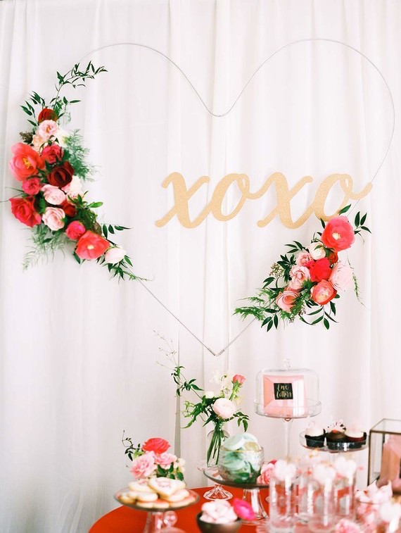 xoxo-valentines-day-wedding-sign