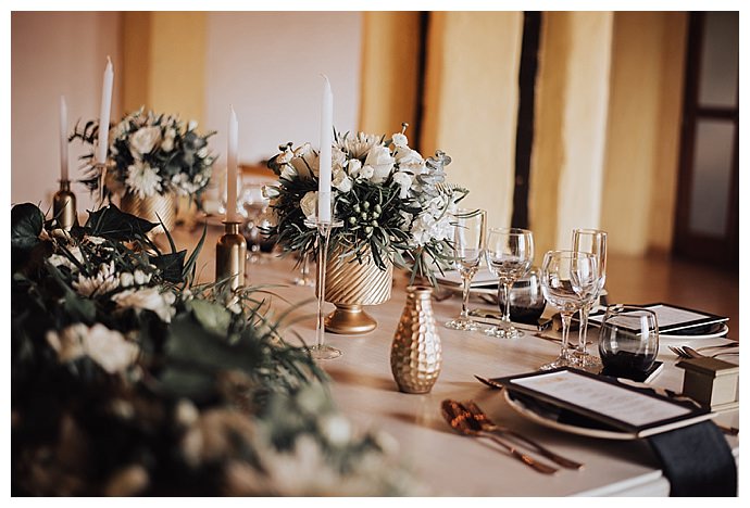 black-and-gold-wedding-decor-lh-photography