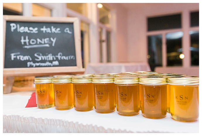 catherine-ann-photography-honey-wedding-favors