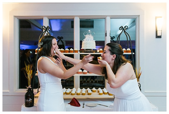 catherine-ann-photography-wedding-cupcakes