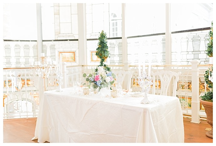 elegant-wedding-sweetheart-table-tori-lynn-photography