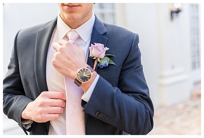 lavender-rose-boutonniere-tori-lynn-photography