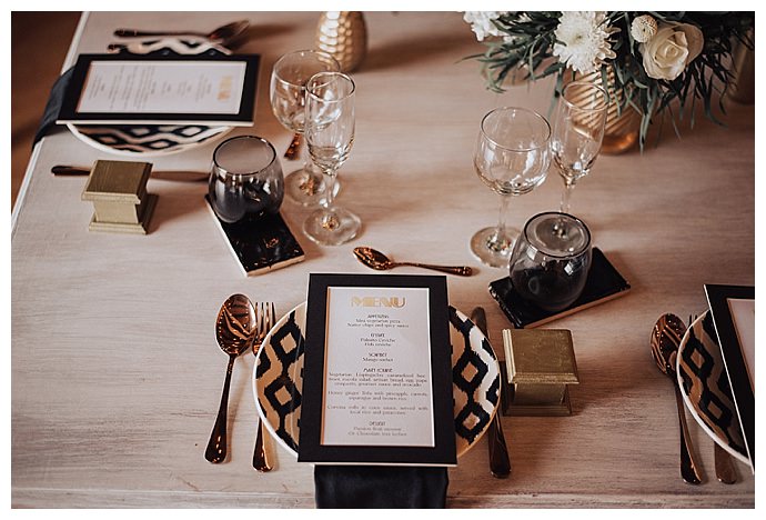 lh-photography-black-and-gold-wedding-decor