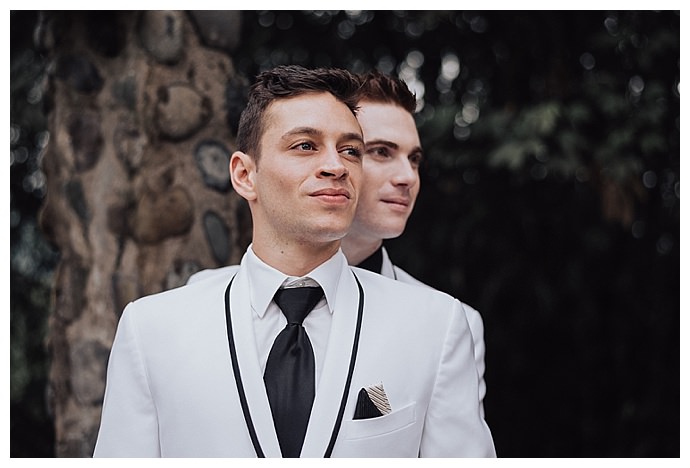 lh-photography-white-and-black-wedding-outfit