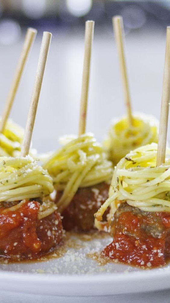 spaghetti-and-meatballs-on-a-stick-unique-wedding-food