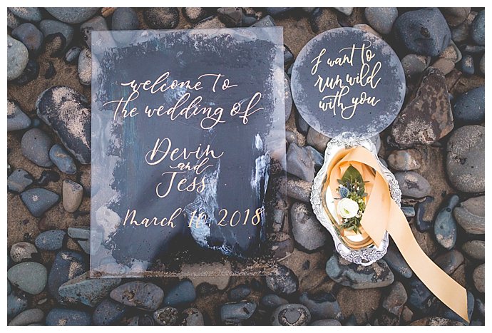 acrylic-wedding-welcome-sign-someplace-images