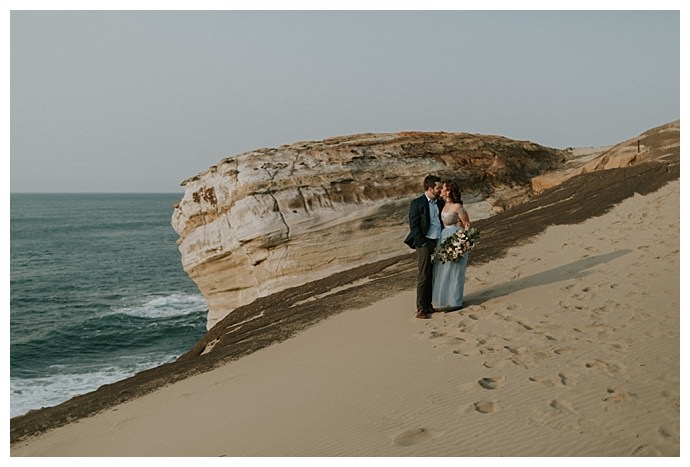 cape-kiwanda-beach-engagement-photos-naba-zabih-photography