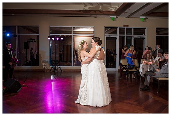 cat-pennenga-photography-two-brides-first-dance