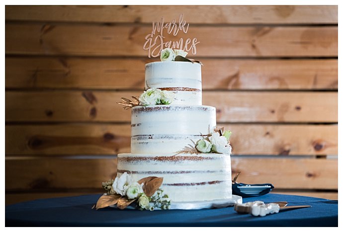 semi-naked-wedding-cake-david-and-tania-photography