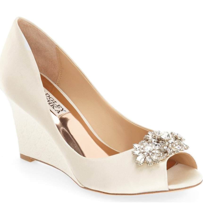 badgley mischka wide width shoes