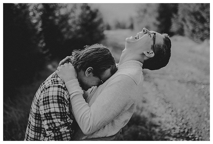 candid-oregon-coast-engagement-matthew-schueller-photography