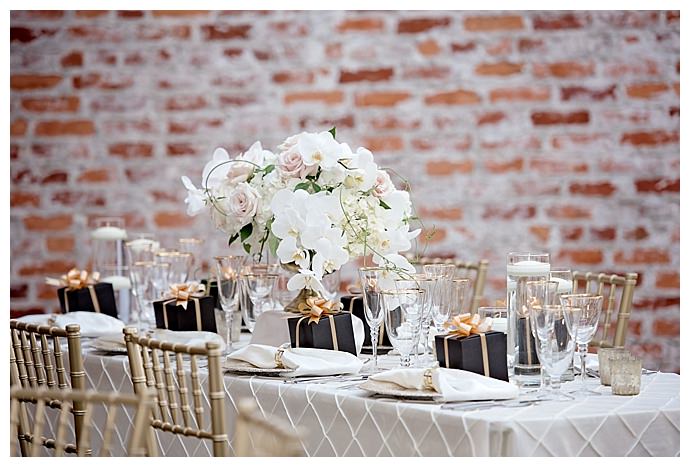 elegant gold wedding decor