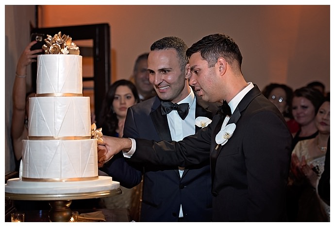 elegant white and gold wedding cake