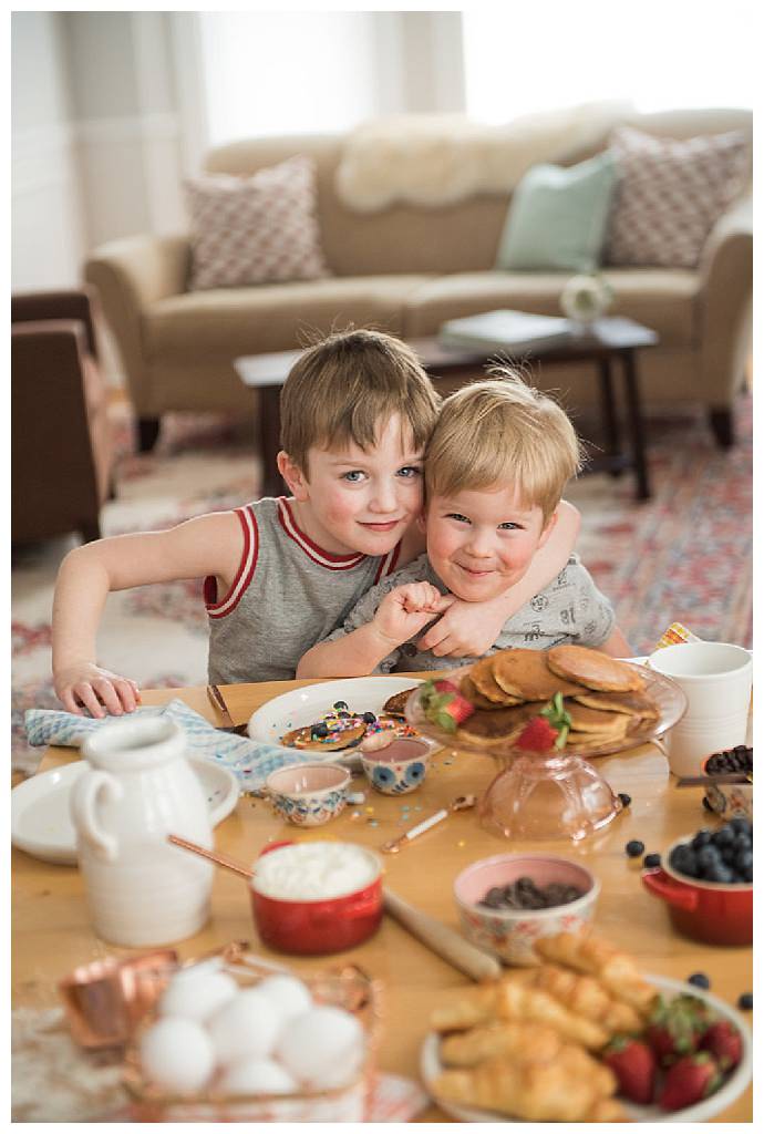 gerber-and-scarpelli-photography-mothers-day-pancake-decorating