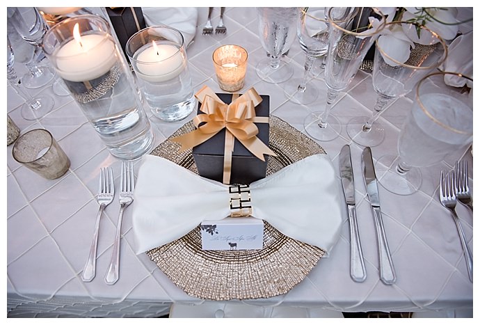 gold and black table decor