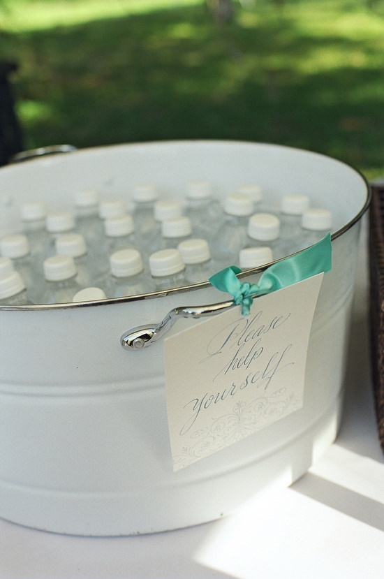 water-bottles-for-outdoor-wedding-ceremony