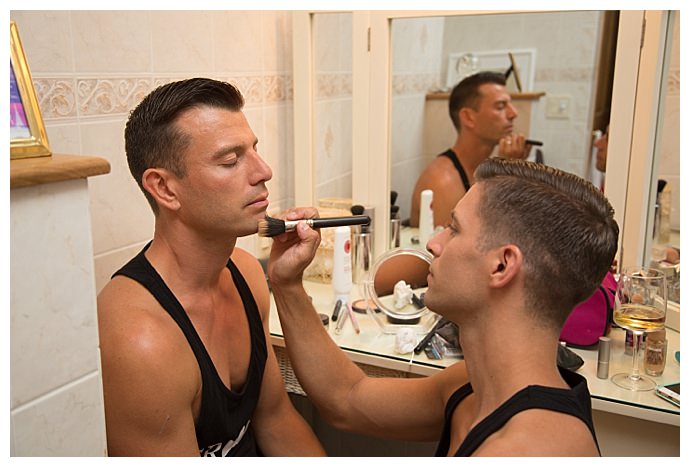 ciao-bella-studios-grooms-getting-ready-together