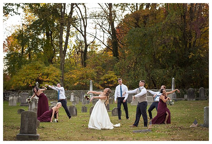 funny wedding party portraits