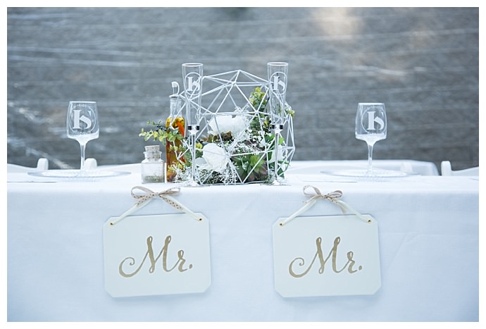 mr-and-mr-head-table-signs-ciao-bella-studios