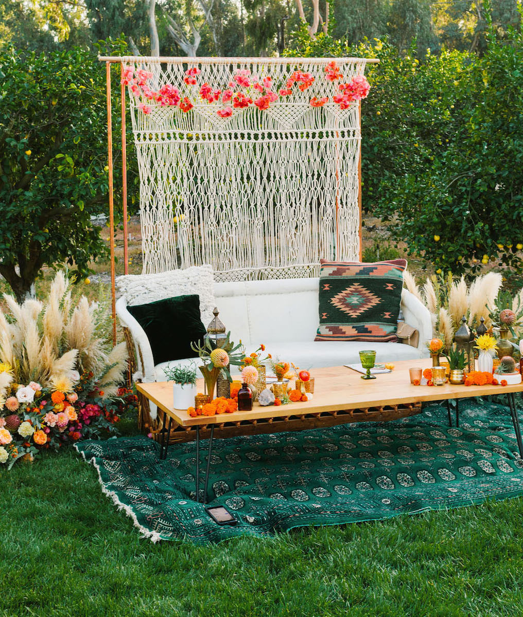 boho-wedding-lounge-with-macrame-hanging