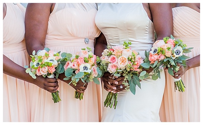 peach-and-pink-wedding-bouquets-corina-silva-studios