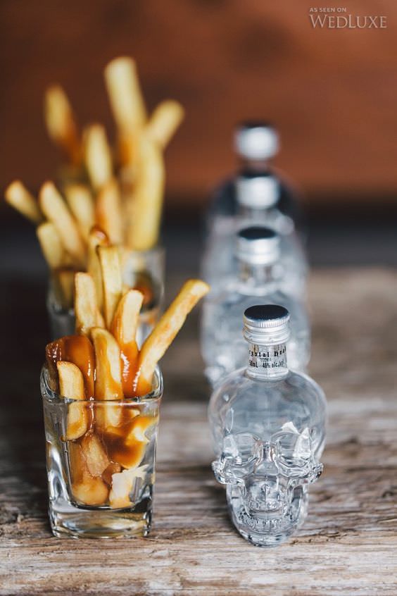 wedding-individual-poutine-servings