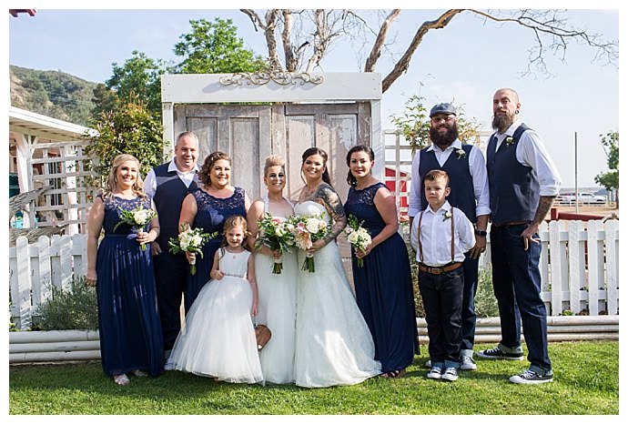 classic-photographers-navy-wedding-party