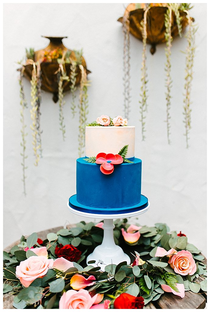 megan-blowey-photography-flower-fillled-cake-table