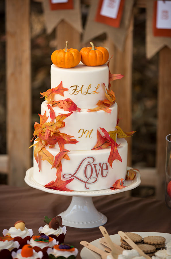 fall-in-love-wedding-cake-with-pumpkins