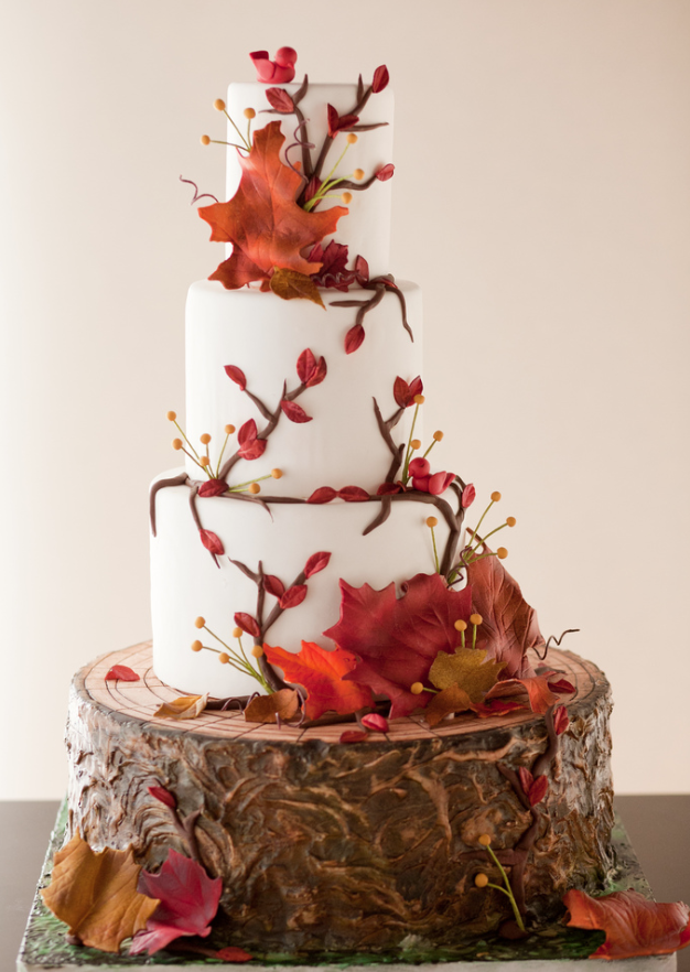 fall-inspired-wedding-cake-with-leaves