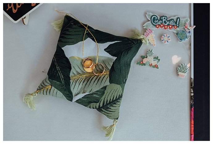 wilde-scout-photography-tropical-ring-bearer-pillow