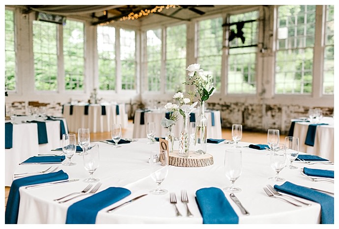 blue-and-white-wedding-decor-daphne-and-dean