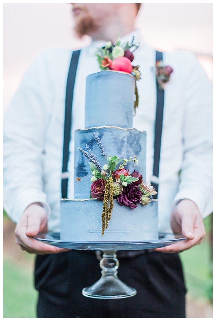 blue wedding cake with gilded edge