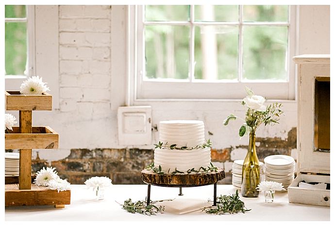 daphne-and-dean-rustic-dessert-table