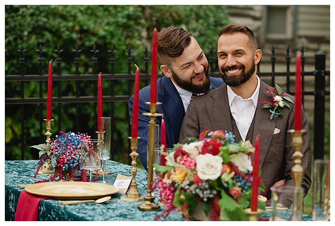 red and blue wedding decor