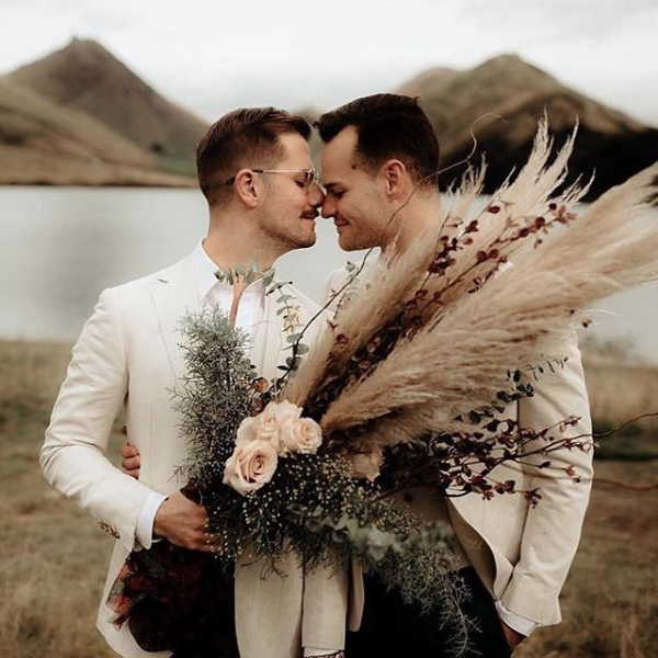 pampas-grass-wedding-bouquets