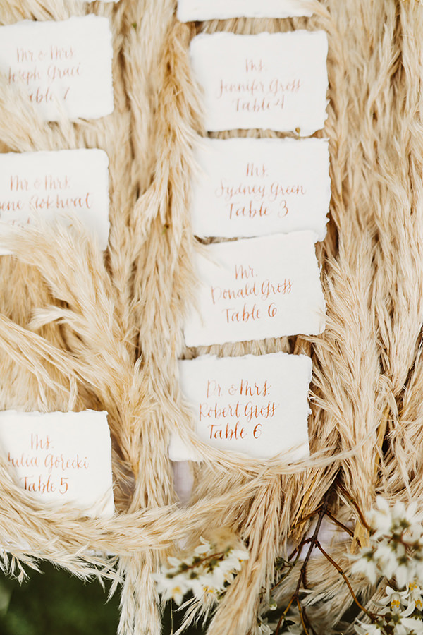 13 Whimsical Ways to Use Pampas Grass in Your Wedding - Love Inc ...