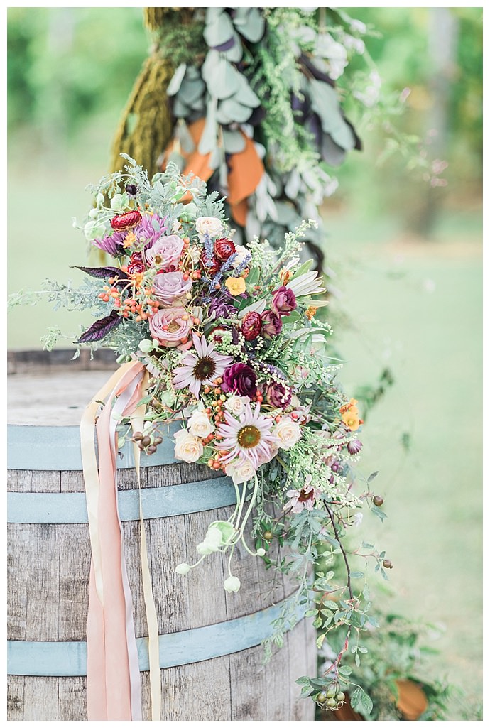 r-and-m-bledsoe-photography-wine-colored-wedding-bouquet