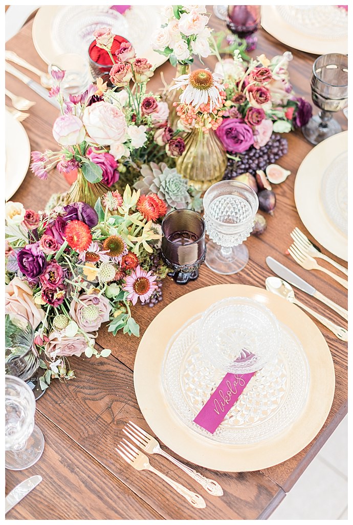 wine colored wedding tablescape